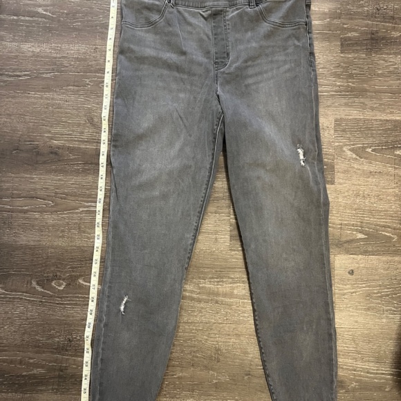 Spanx Vintage Distressed Ankle Skinny Jeans - Picture 2 of 4